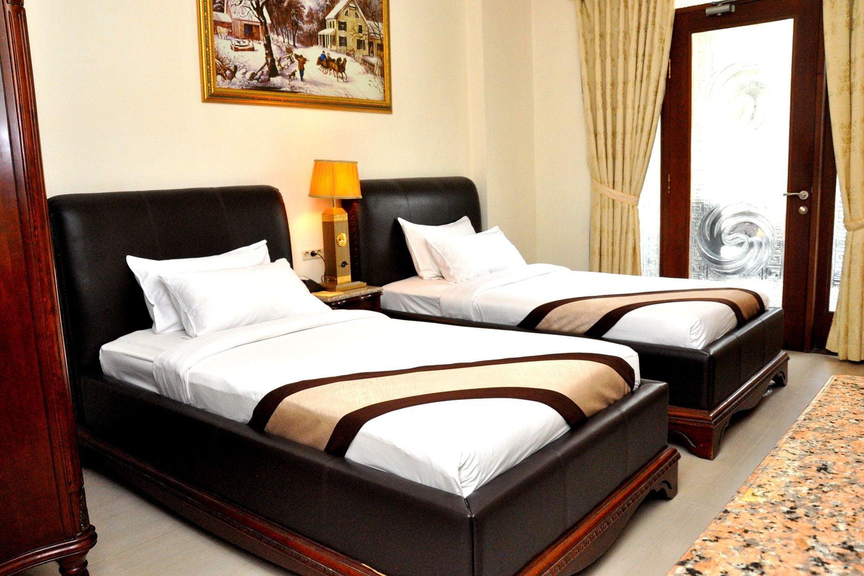 The Grand Palace Hotel Malang Exterior photo