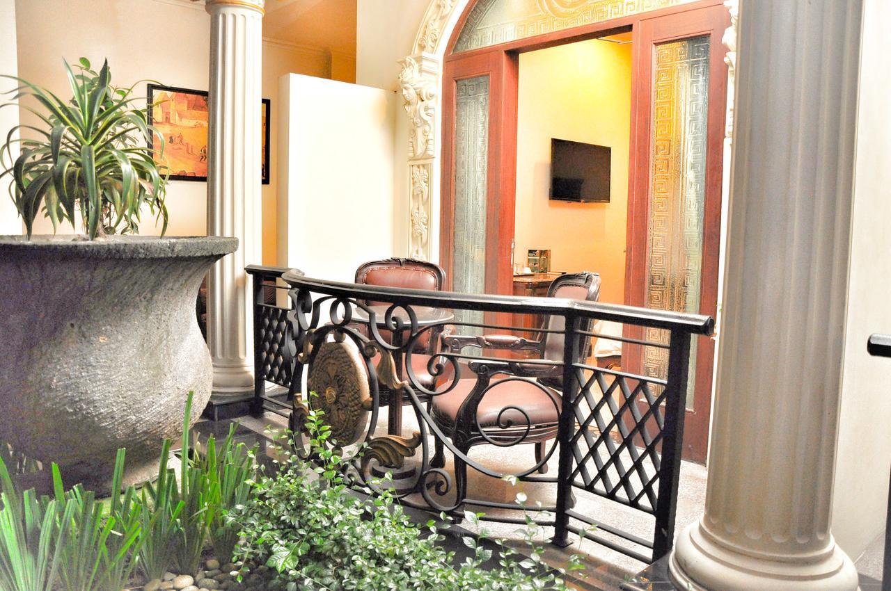 The Grand Palace Hotel Malang Exterior photo