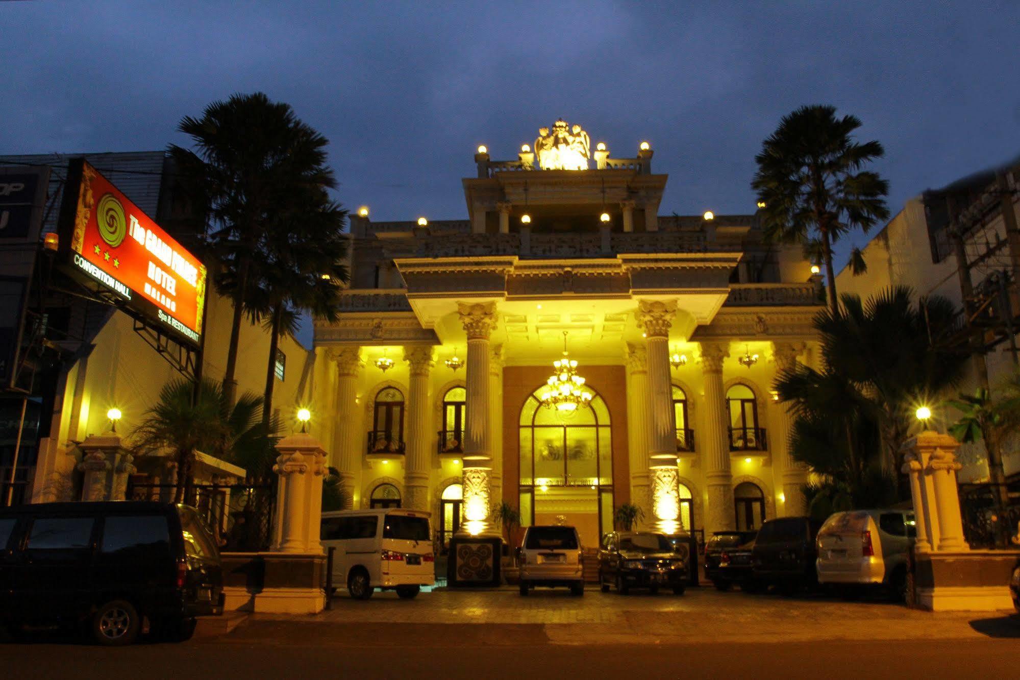 The Grand Palace Hotel Malang Exterior photo